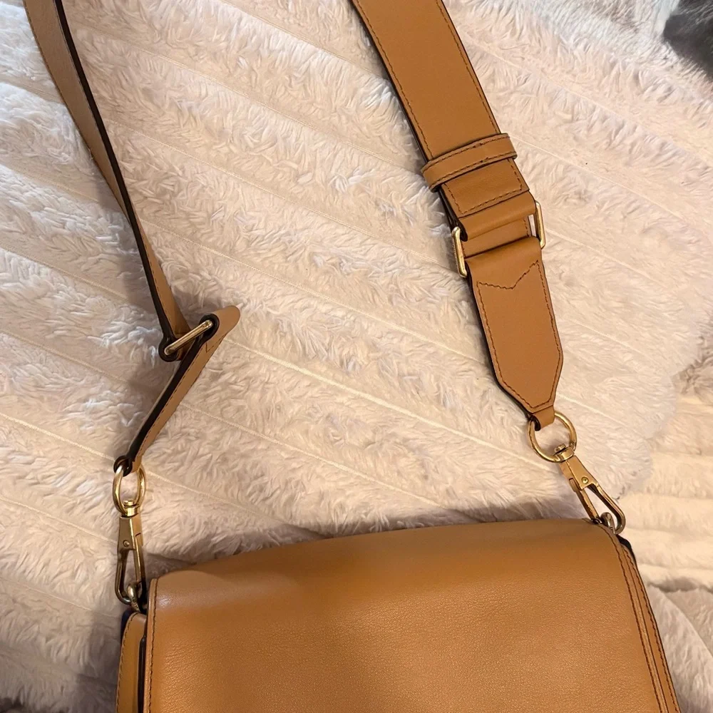 Marc Jacobs Camel Leather Shoulder Bag - Picture 2 of 5